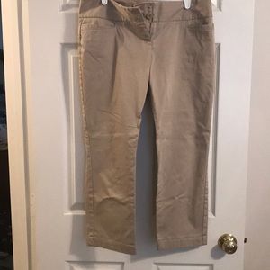 Woman’s Capri Khaki pants